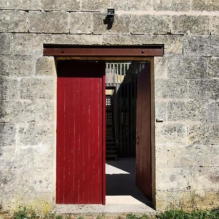 Gite De Charme Au Coeur De L'Entre-Deux-Mers Haux  Exterior photo